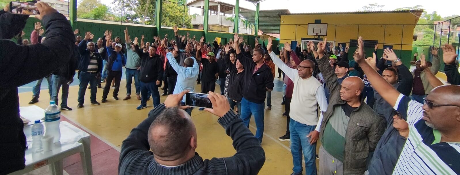 Rodoviários se reúnem com prefeito de SG para debater crise nos ônibus