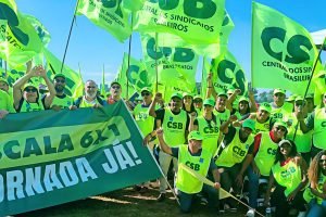 Apesar de conquista histórica, fim da escala 6X1 ainda está sob ameaça